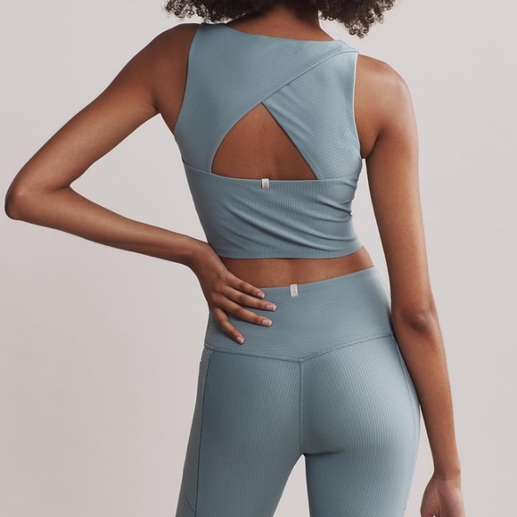 NEW Rhône Ripple Longline Bra & 7/8 Pocket Legging Set in Blue Hue - Picture 4 of 15